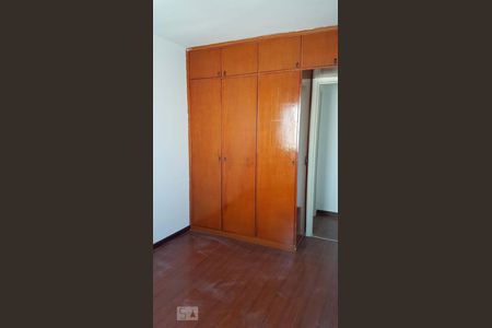 Quarto 2 de apartamento para alugar com 3 quartos, 85m² em Setor Oeste, Goiânia