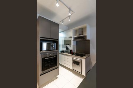 Sala e Cozinha de apartamento para alugar com 1 quarto, 61m² em Itaim Bibi, São Paulo