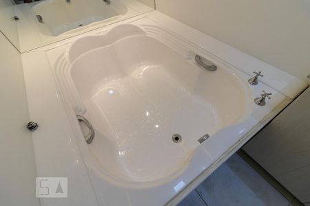 Apartamento à venda com 50m², 1 quarto e 1 vagaDetalhe do Banheiro