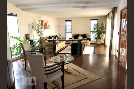 Apartamento à venda com 254m², 4 quartos e 4 vagasSala