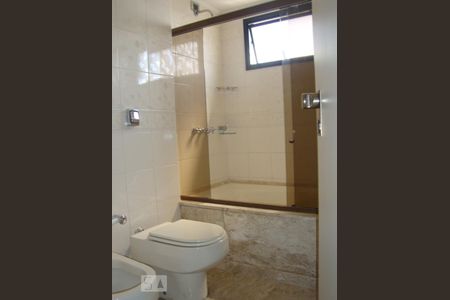 Apartamento à venda com 254m², 4 quartos e 4 vagasBanheiro
