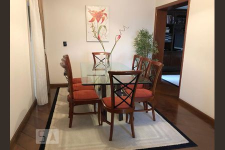 Apartamento à venda com 254m², 4 quartos e 4 vagasSala