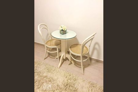 Sala de kitnet/studio para alugar com 1 quarto, 27m² em Cerqueira César, São Paulo