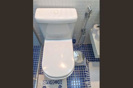 Banheiro de kitnet/studio para alugar com 1 quarto, 27m² em Cerqueira César, São Paulo