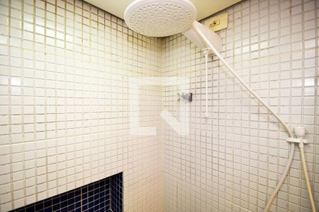 Banheiro social de casa para alugar com 1 quarto, 27m² em Cerqueira César, São Paulo
