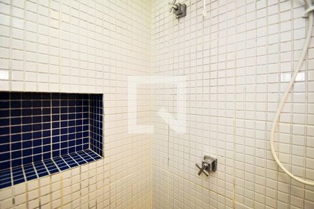 Banheiro social de casa para alugar com 1 quarto, 27m² em Cerqueira César, São Paulo