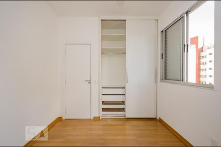 Apartamento à venda com 90m², 3 quartos e 2 vagasQuarto 2