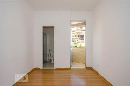 Apartamento à venda com 90m², 3 quartos e 2 vagasSuíte