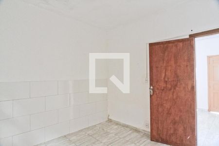 Quarto 1 de casa para alugar com 2 quartos, 60m² em Vila Picinin, São Paulo
