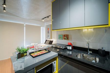 Cozinha de kitnet/studio para alugar com 1 quarto, 30m² em República, São Paulo