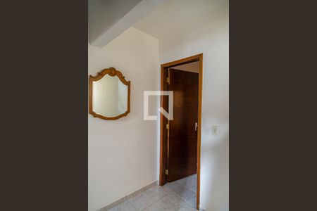 Casa à venda com 100m², 2 quartos e 2 vagasCorredor