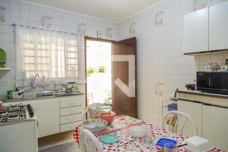 Casa à venda com 100m², 2 quartos e 2 vagasCozinha