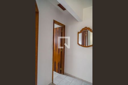 Casa à venda com 100m², 2 quartos e 2 vagasCorredor