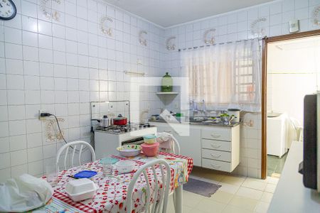 Casa à venda com 100m², 2 quartos e 2 vagasCozinha