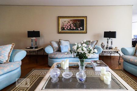 Sala de casa à venda com 4 quartos, 350m² em Brooklin Paulista, São Paulo