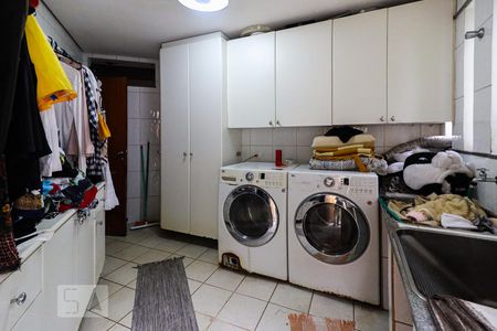 Casa à venda com 350m², 4 quartos e 5 vagasÁrea de Serviço