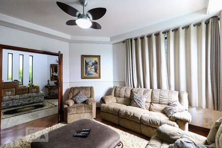 Sala de TV de casa à venda com 4 quartos, 350m² em Brooklin Paulista, São Paulo