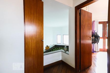 Casa à venda com 350m², 4 quartos e 5 vagasCorredor Quartos