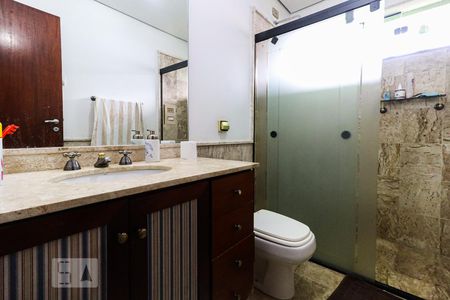 Casa à venda com 350m², 4 quartos e 5 vagasBanheiro