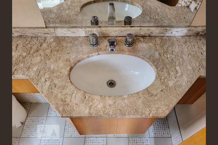 Detalhe do banheiro  de kitnet/studio à venda com 1 quarto, 35m² em Jardim Paulista, São Paulo