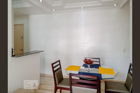 Sala de apartamento à venda com 2 quartos, 58m² em Jardim Tupanci, Barueri