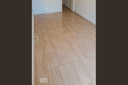 Sala de apartamento à venda com 2 quartos, 90m² em Olaria, Rio de Janeiro