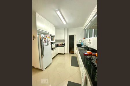Apartamento à venda com 230m², 3 quartos e 2 vagasCozinha