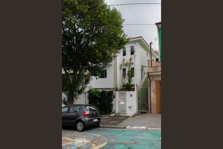 Casa para alugar com 184m², 3 quartos e 4 vagas Casa para alugar com 184m², 3 quartos e 4 vagasFACHADA