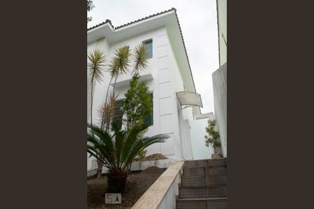 Casa para alugar com 184m², 3 quartos e 4 vagas Casa para alugar com 184m², 3 quartos e 4 vagasENTRADA