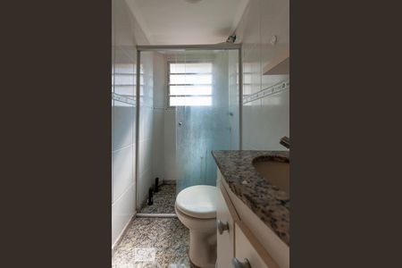 Banheiro de apartamento à venda com 2 quartos, 48m² em Vila João Jorge, Campinas