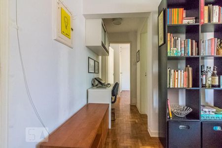 Corredor de apartamento para alugar com 1 quarto, 60m² em Consolação, São Paulo