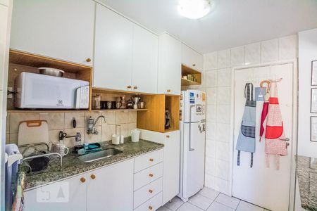 Cozinha de apartamento para alugar com 1 quarto, 60m² em Consolação, São Paulo