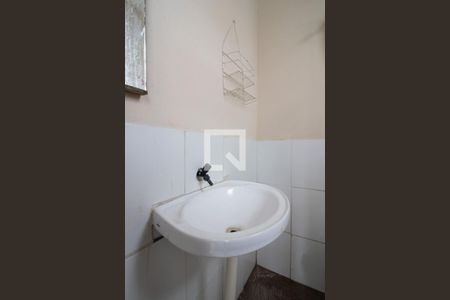 Casa à venda com 180m², 5 quartos e 2 vagas Casa à venda com 180m², 5 quartos e 2 vagasLavabo