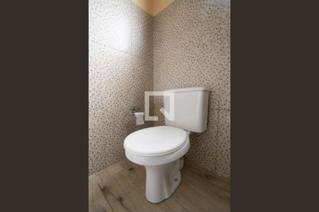 Casa à venda com 180m², 5 quartos e 2 vagas Casa à venda com 180m², 5 quartos e 2 vagasBanheiro