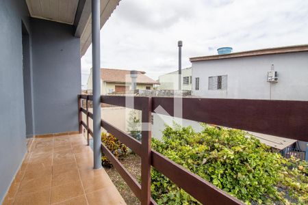 Casa à venda com 180m², 5 quartos e 2 vagas Casa à venda com 180m², 5 quartos e 2 vagasVaranda