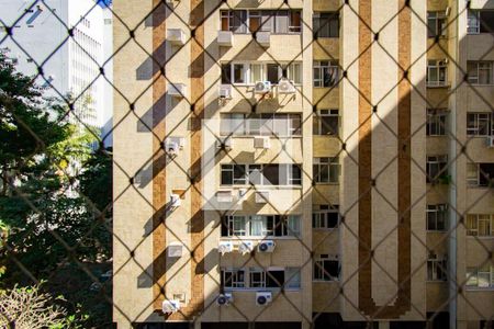 Vista da sala 1 de apartamento para alugar com 3 quartos, 100m² em Leblon, Rio de Janeiro