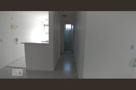 Cozinha e Área/Corredor de apartamento à venda com 2 quartos, 52m² em Taquara, Rio de Janeiro
