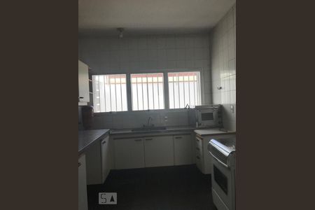 Casa à venda com 400m², 5 quartos e 4 vagas Casa à venda com 400m², 5 quartos e 4 vagasCozinha