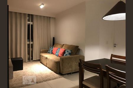 Sala de Estar de apartamento para alugar com 3 quartos, 82m² em Alphaville, Santana de Parnaíba