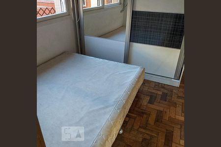 Dormitório de apartamento à venda com 1 quarto, 35m² em Passo da Areia, Porto Alegre