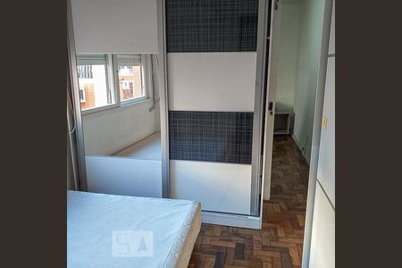 Dormitório de apartamento à venda com 1 quarto, 35m² em Passo da Areia, Porto Alegre
