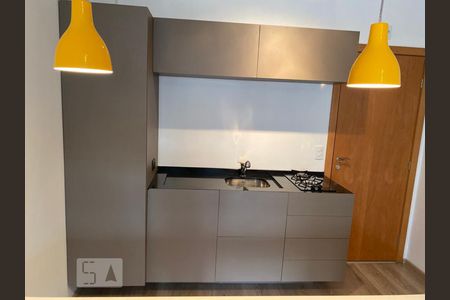 Armário com pia e cooktop de kitnet/studio para alugar com 1 quarto, 26m² em Centro, Curitiba