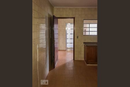 Casa para alugar com 100m², 2 quartos e 2 vagasCozinha