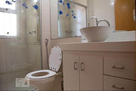 Banheiro de apartamento para alugar com 4 quartos, 100m² em Guará I, Brasília