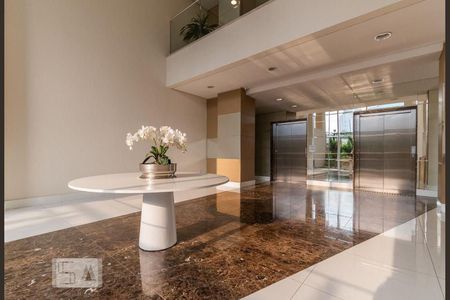 Apartamento à venda com 80m², 2 quartos e 1 vaga Apartamento à venda com 80m², 2 quartos e 1 vagaHall