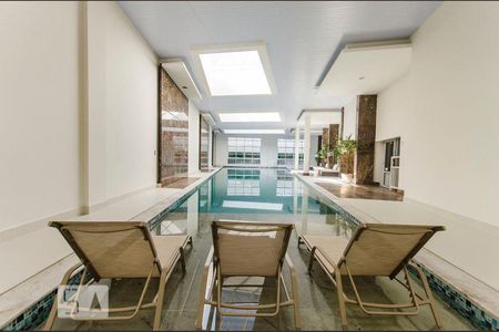 Apartamento à venda com 80m², 2 quartos e 1 vaga Apartamento à venda com 80m², 2 quartos e 1 vagaPiscina coberta