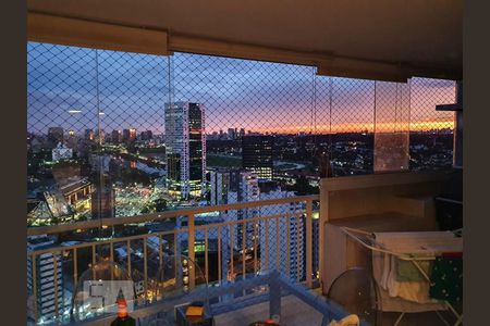 Vista de apartamento à venda com 2 quartos, 80m² em Pinheiros, São Paulo