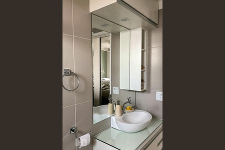 Apartamento para alugar com 65m², 2 quartos e 1 vagaBanheiro da suíte