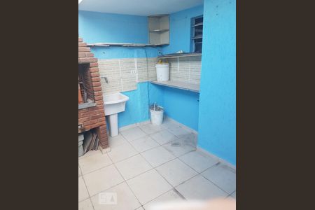 Casa à venda com 60m², 3 quartos e 1 vaga Casa à venda com 60m², 3 quartos e 1 vagaQuintal - Lavanderia
