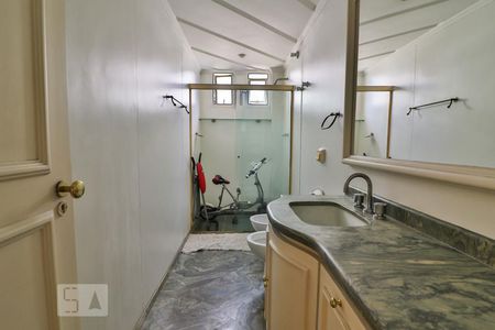 Banheiro 1 de apartamento à venda com 3 quartos, 210m² em Santa Cecília, São Paulo